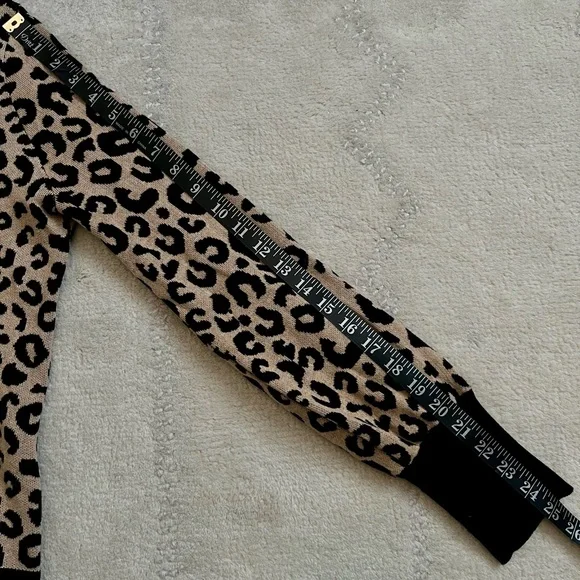 Vince Camuto Leopard Print Cardigan with Black Trim - Picture 5 of 6